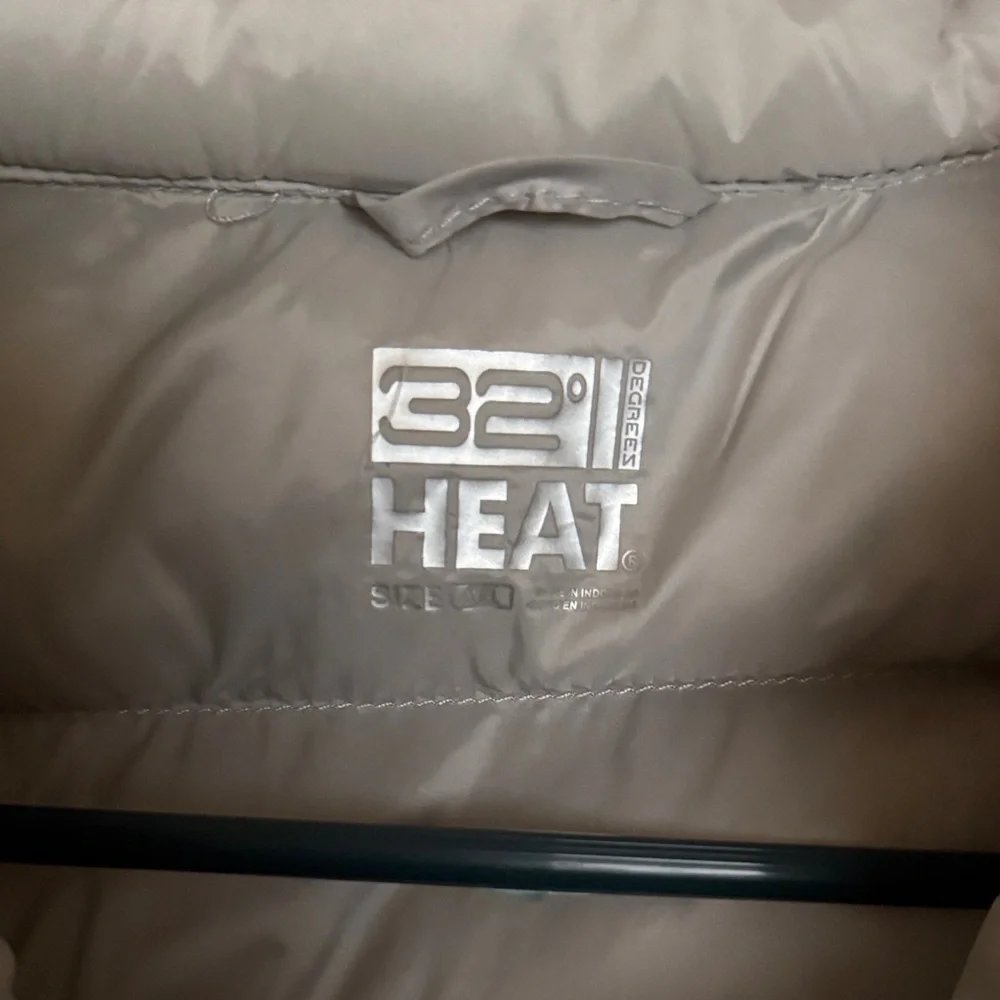 32 Degrees Light Gray Quilted Vest - Picture 2 of 4